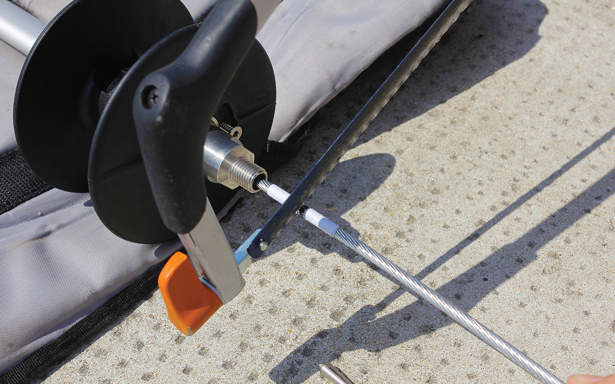 dismasting-advice-forestay-hacksaw