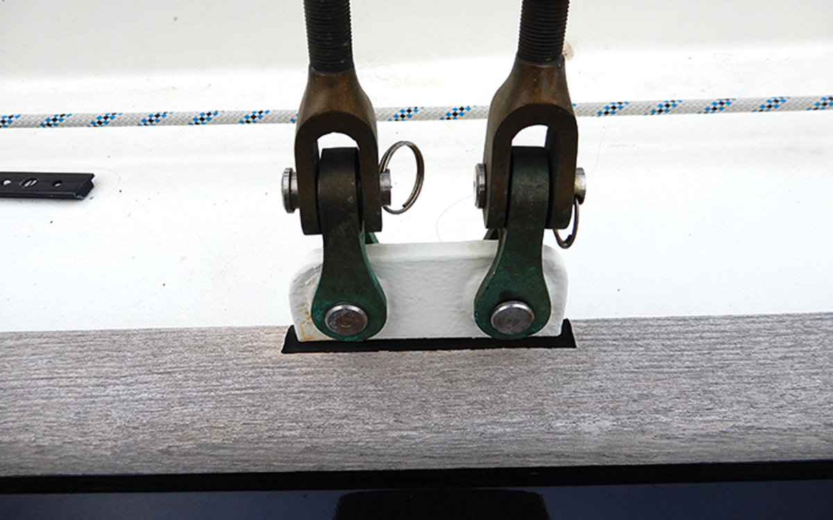 lightning-strikes-yacht-steel-stays-credit-Wietze-van-der-Laan-Janneke-Kuysters