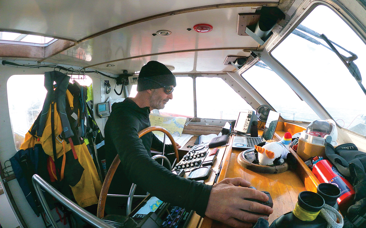 sailing-antarctica-nick-moloney-Ocean-Tramp-ketch-Damian-Foxall-helm